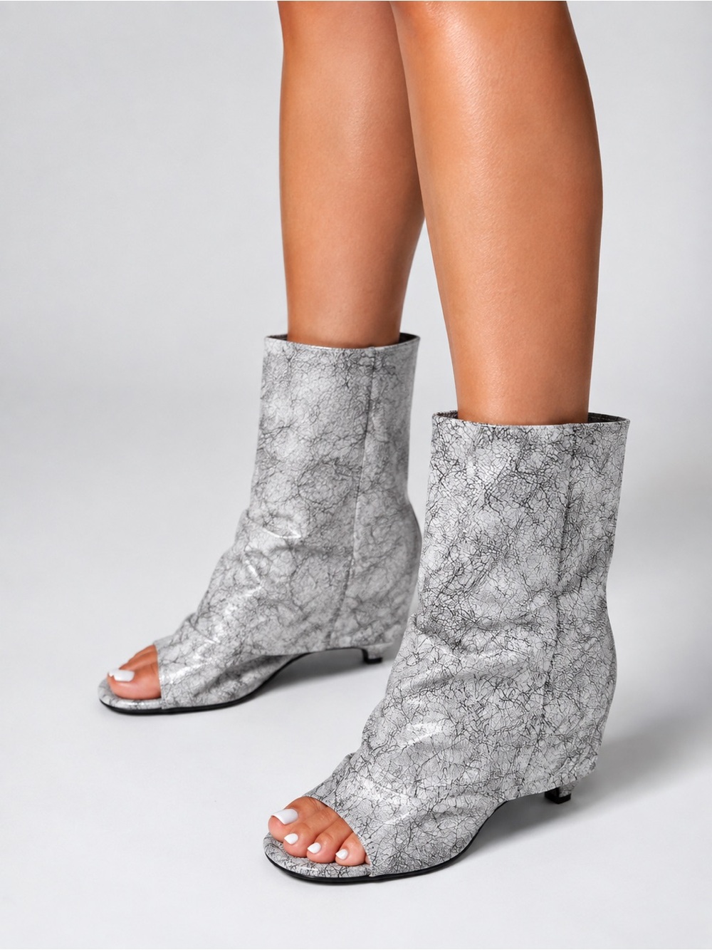 Azalea Wang Tine Gray White Crackle Open Toe Slouch Boots